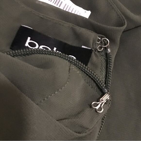 Bebe Deep V-neck Cold shoulder Top Size XS - Picture 5 of 13